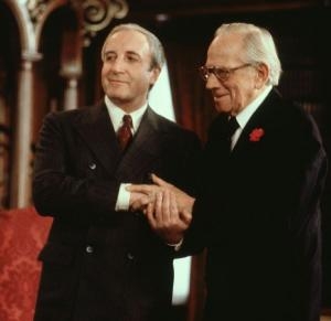 Oscar #2: Peter Sellers and Melvyn Douglas in Being There (1979).  Sellers insisted Douglas play the role